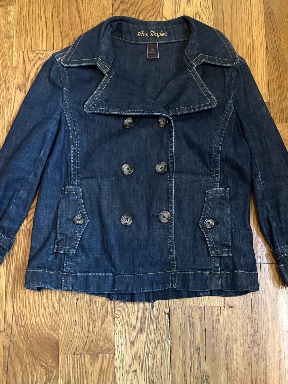 Ann Taylor Jean Jacket 6 Button Size XS Dark Denim Women's Adjustable Cuff Strap